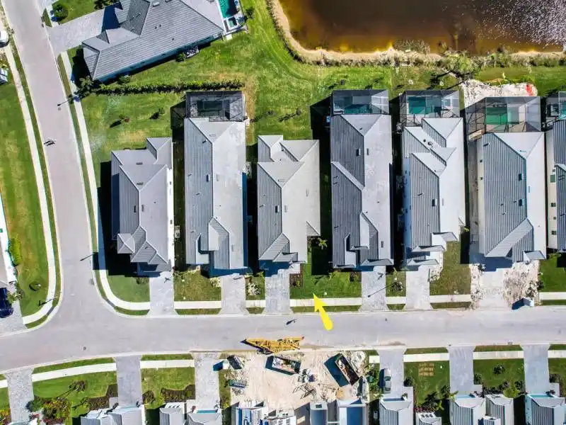 New Construction & Ready for Immediate Occupancy - Spacious Waterfront – image 40