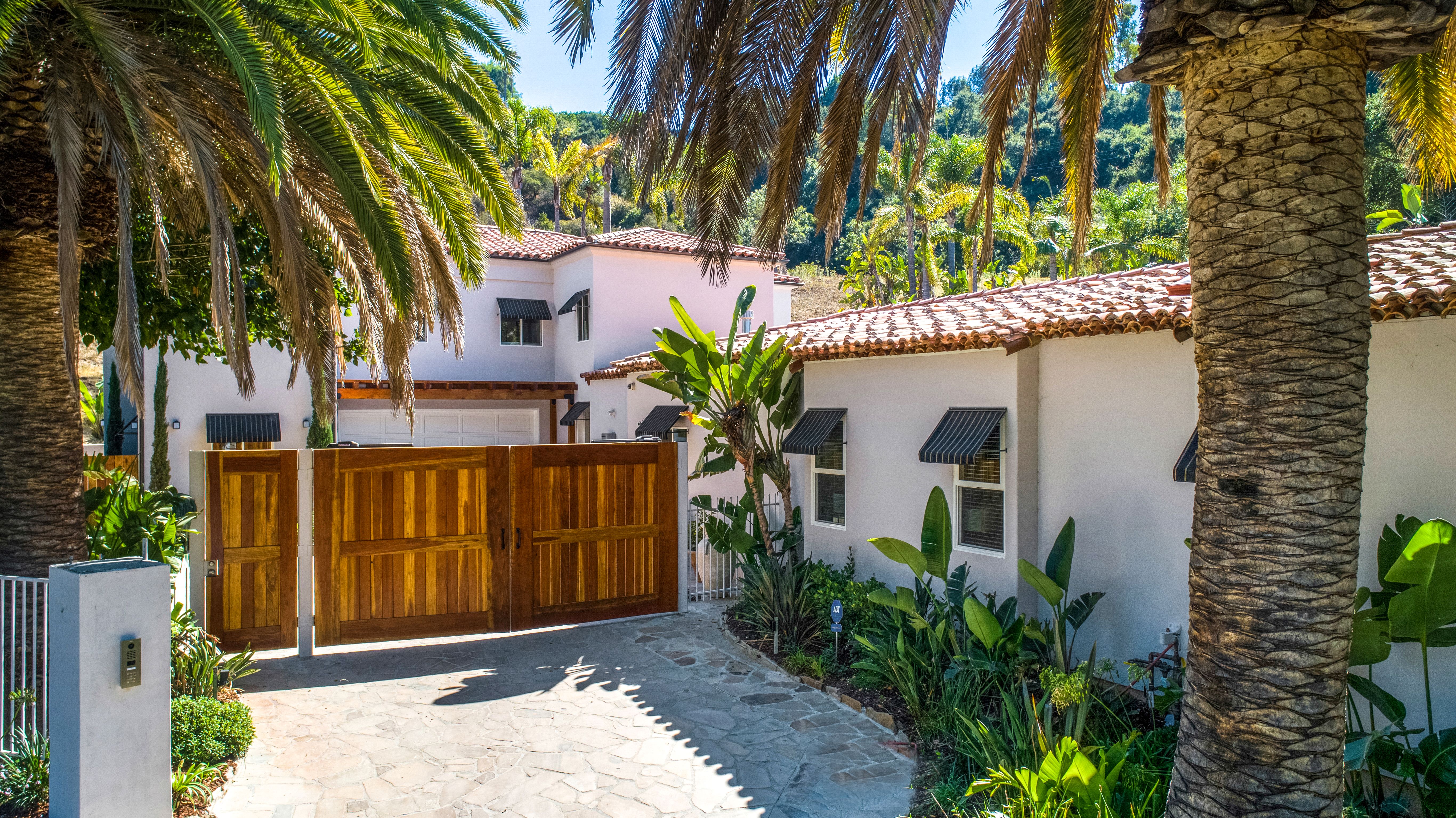 9696 Antelope Road Beverly Hills Post Office CA 90210 – image 37