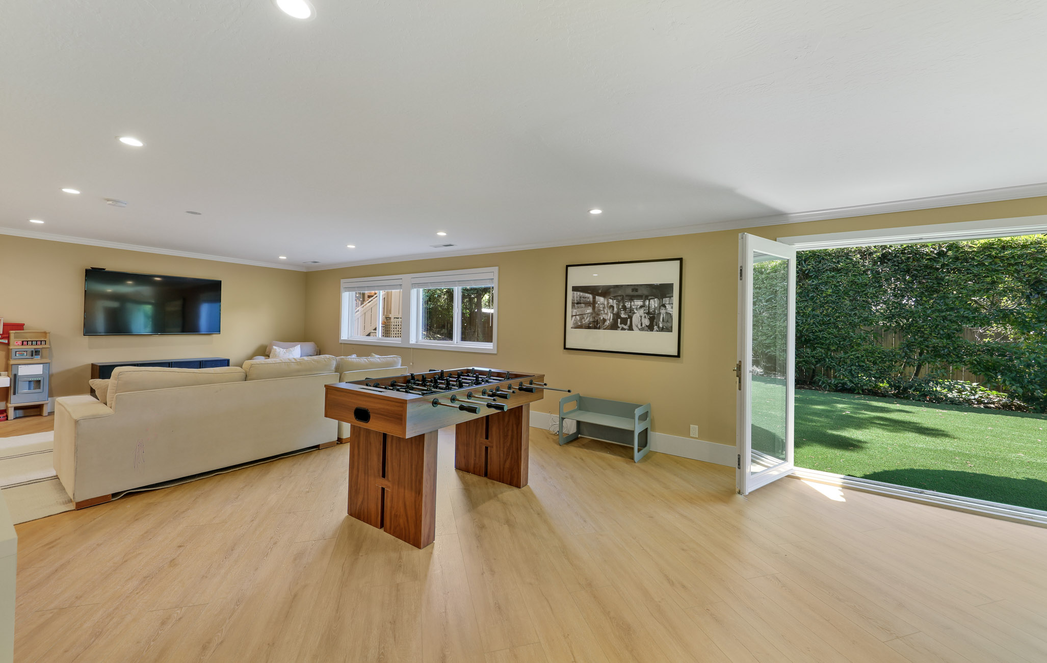 Easy Living In Del Mar Estates – image 17