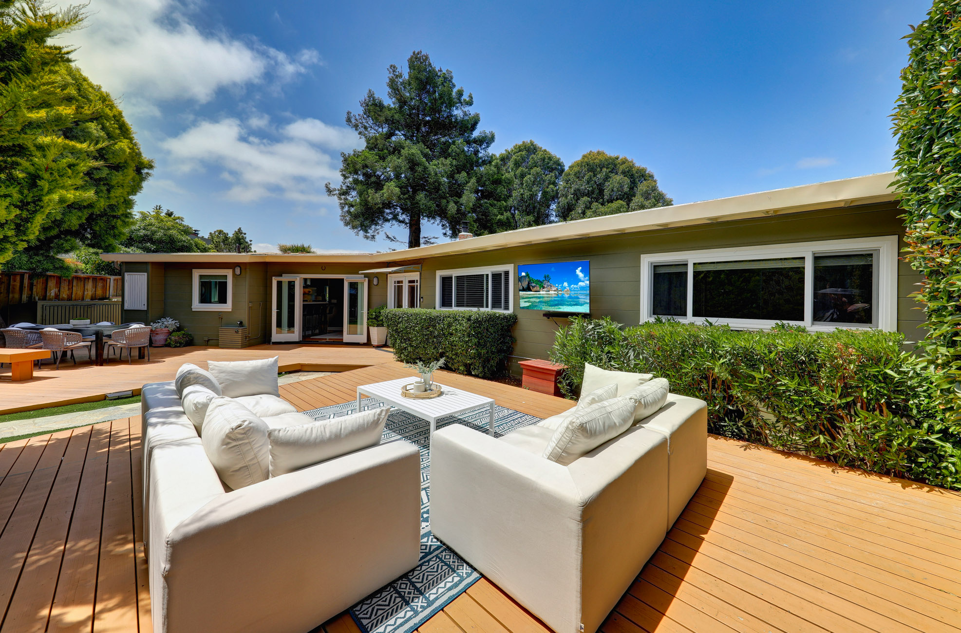 Easy Living In Del Mar Estates – image 1