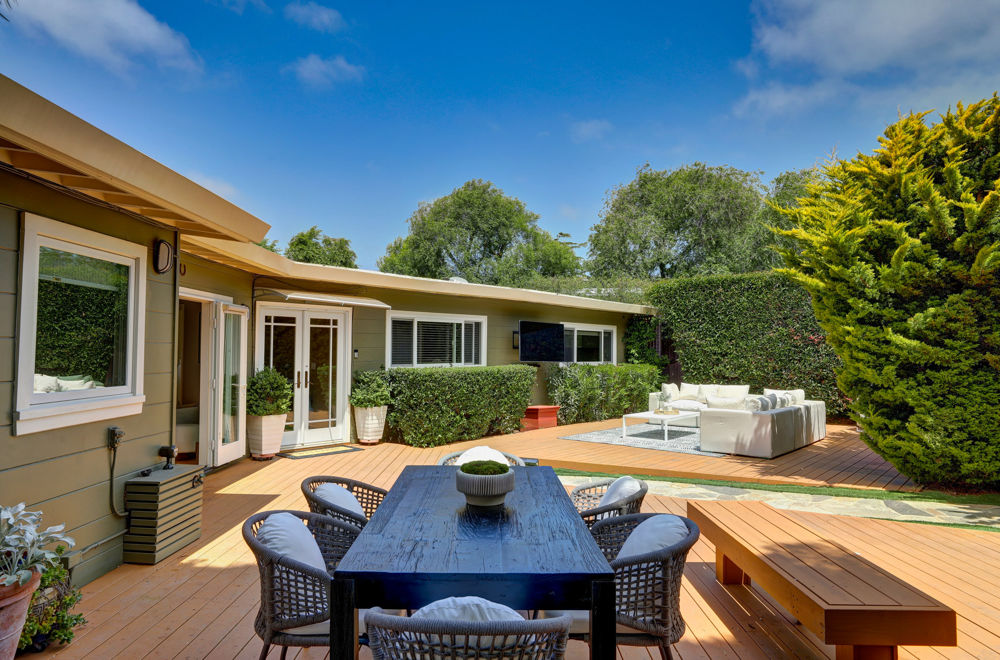 Easy Living In Del Mar Estates – image 18
