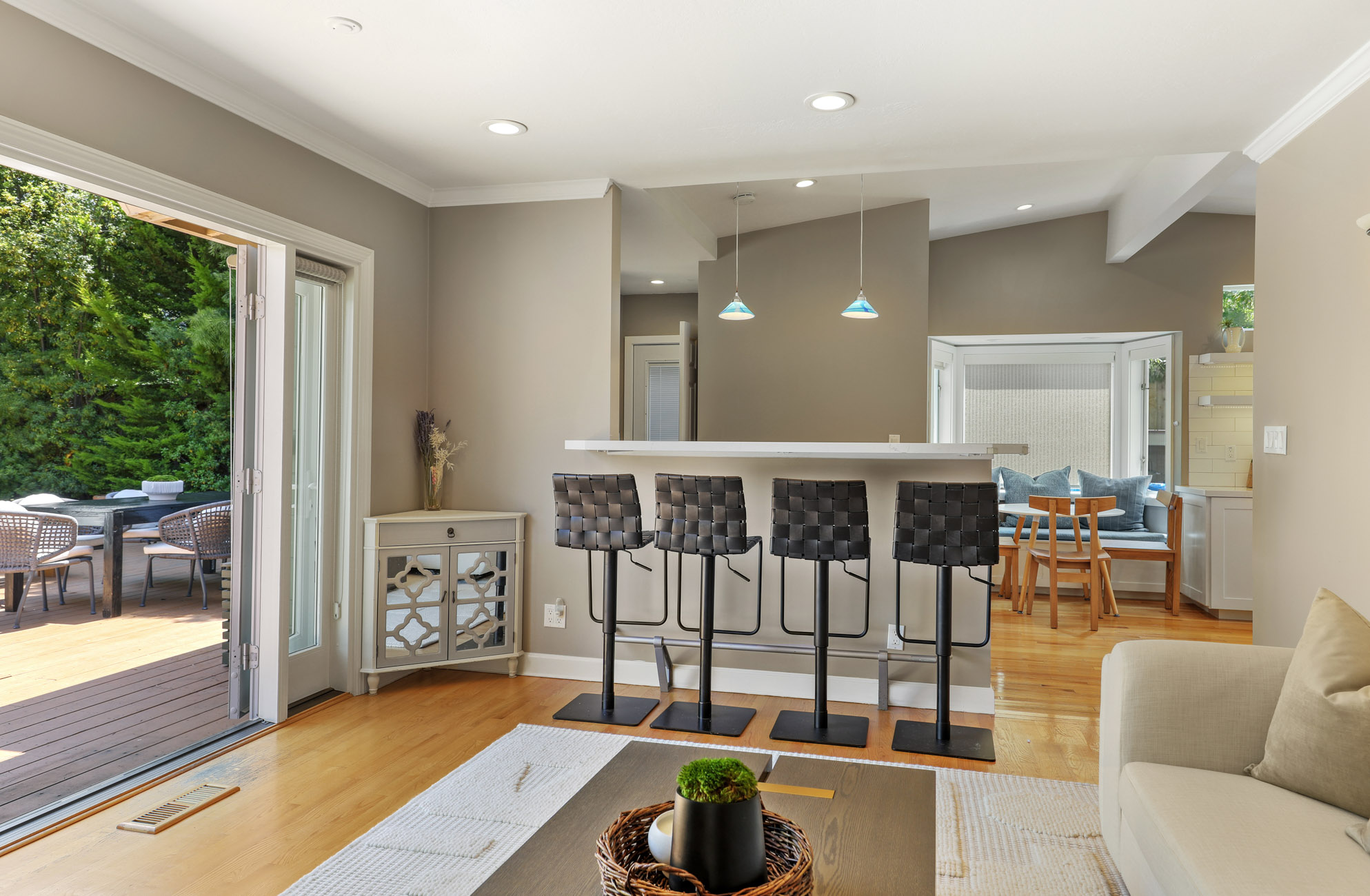 Easy Living In Del Mar Estates – image 6