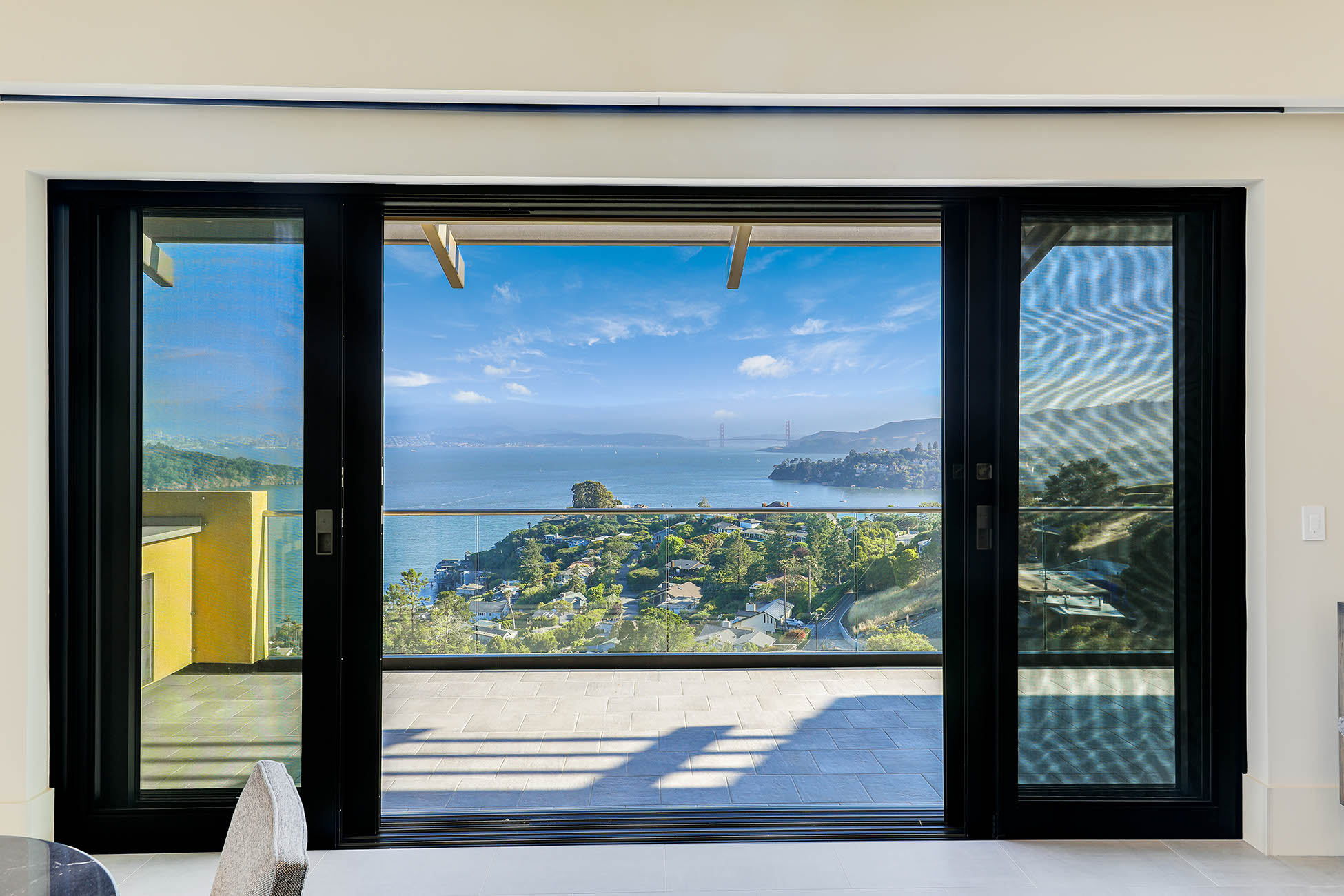 STATE OF THE ART CONTEMPORARY RETREAT WITH WORLD CLASS VIEWS – image 7