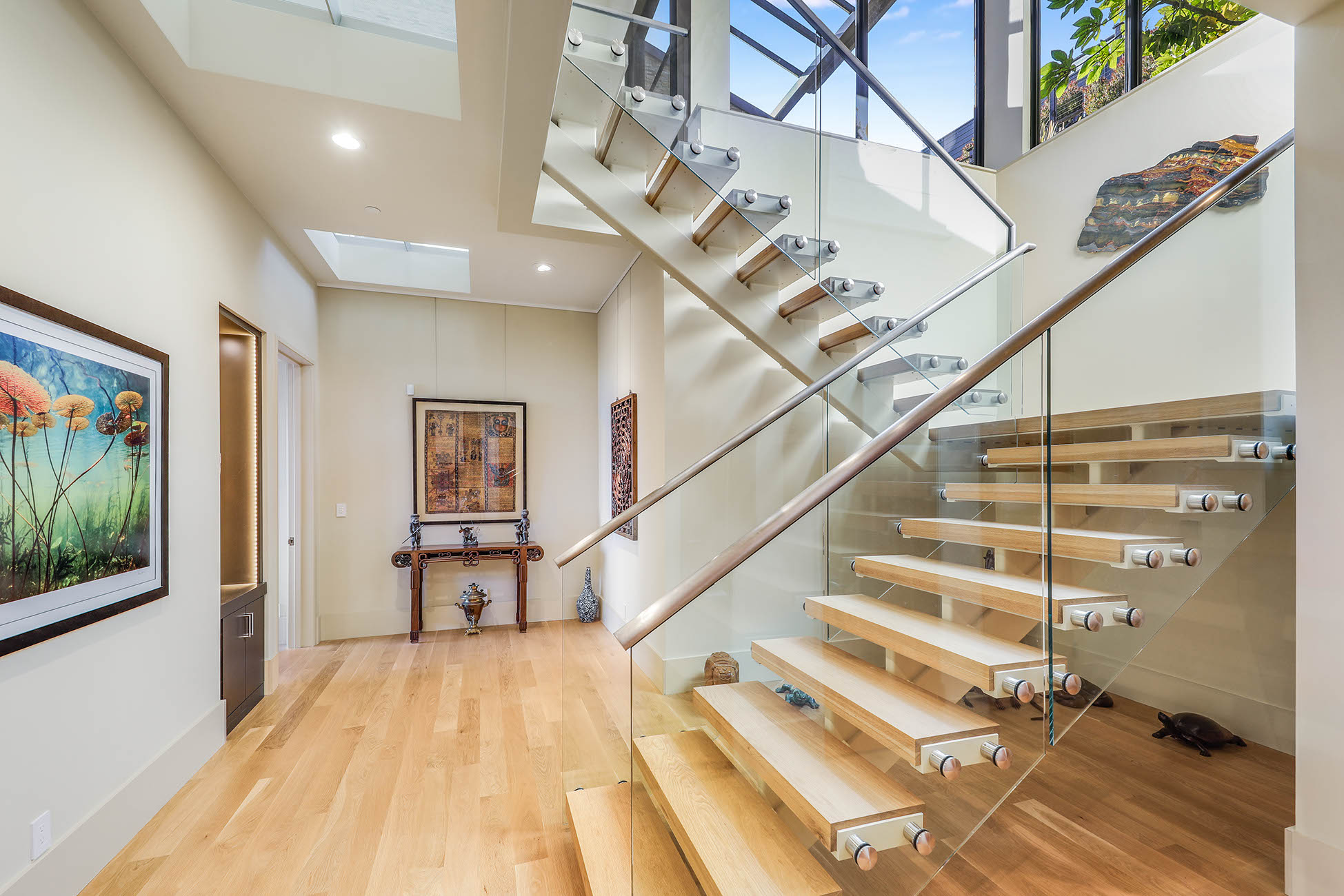 STATE OF THE ART CONTEMPORARY RETREAT WITH WORLD CLASS VIEWS – image 14
