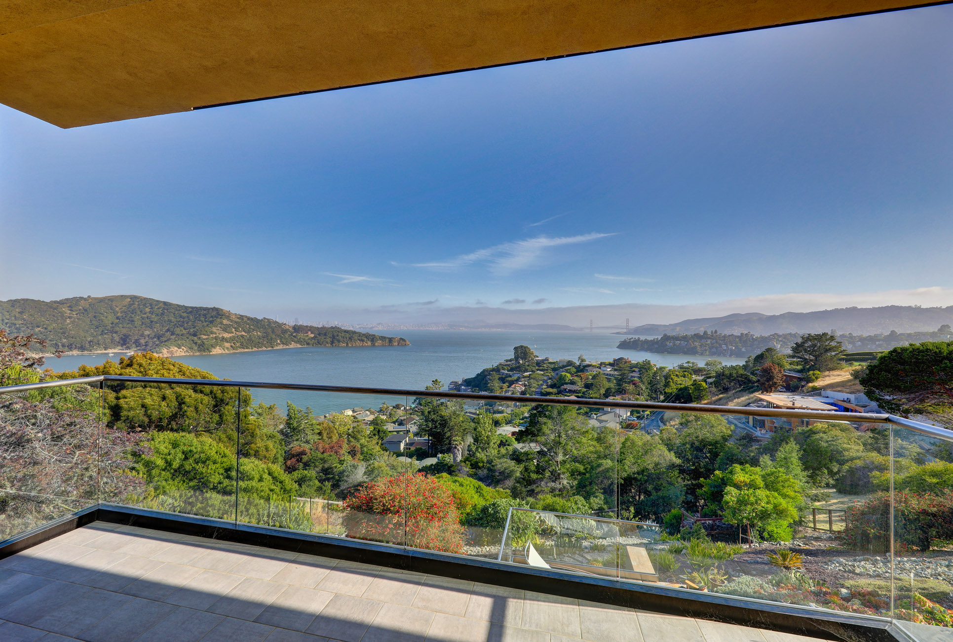 STATE OF THE ART CONTEMPORARY RETREAT WITH WORLD CLASS VIEWS – image 23