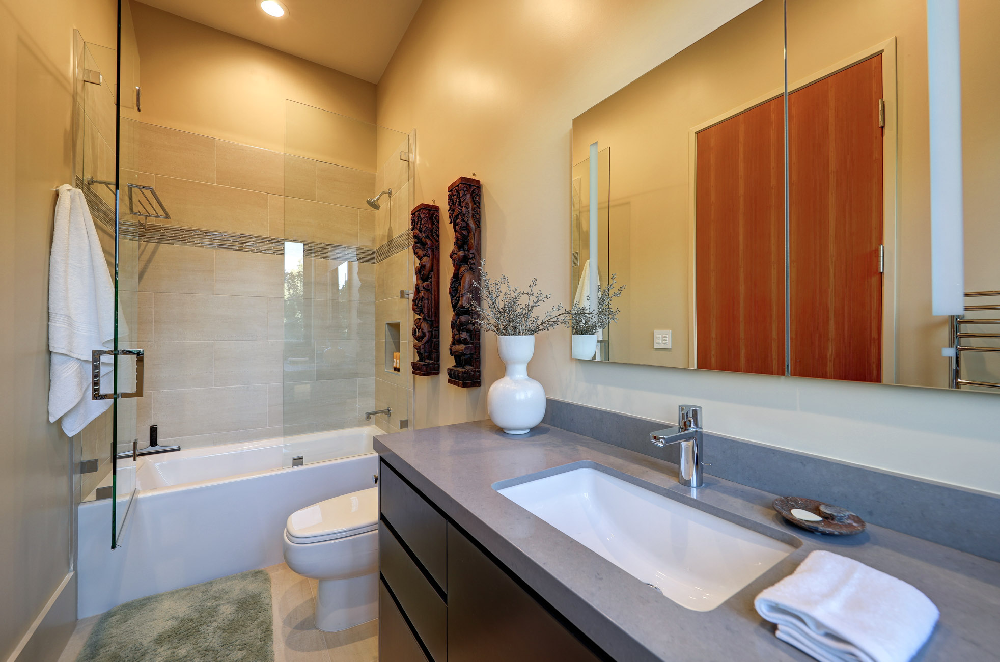 STATE OF THE ART CONTEMPORARY RETREAT WITH WORLD CLASS VIEWS – image 24