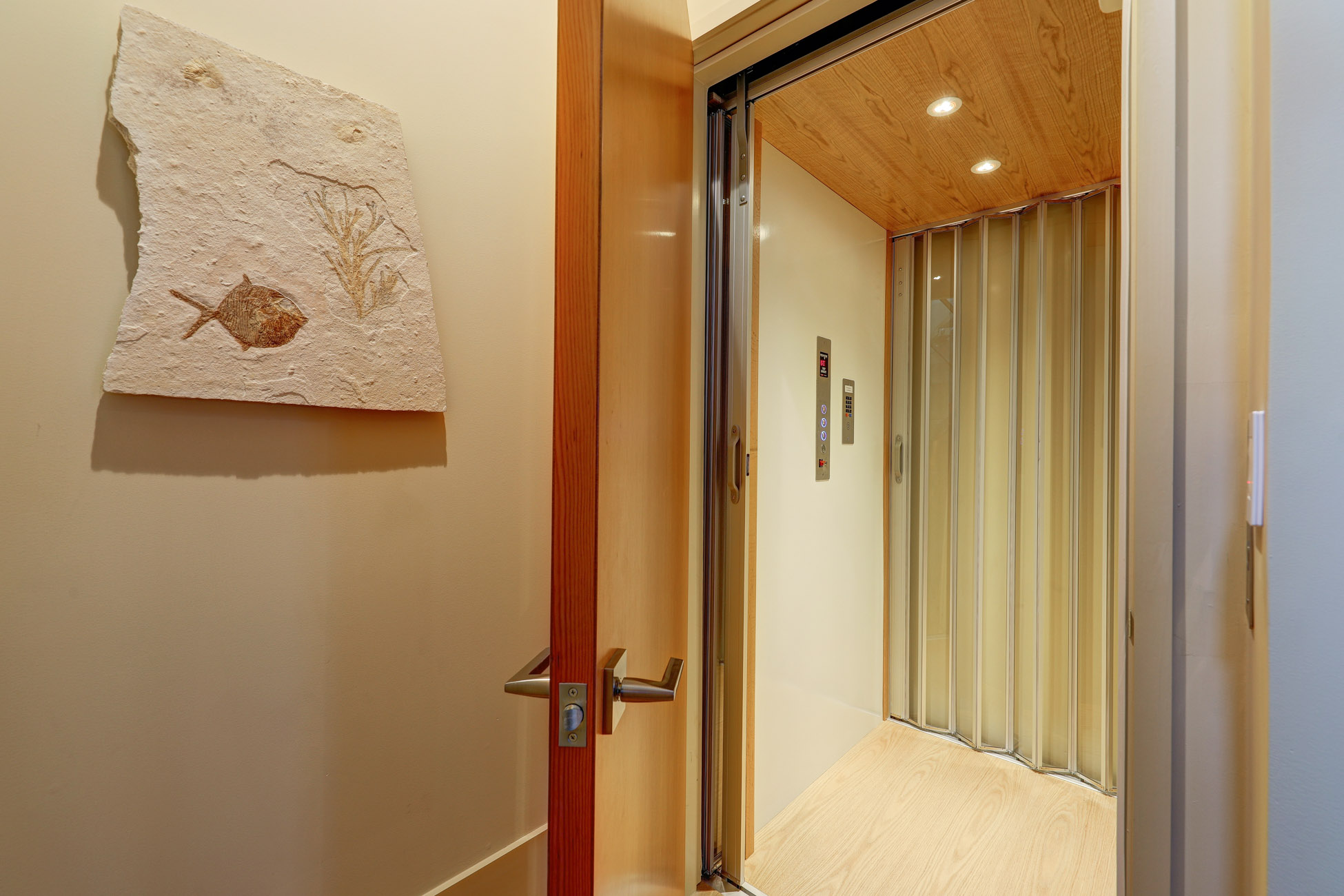 STATE OF THE ART CONTEMPORARY RETREAT WITH WORLD CLASS VIEWS – image 25