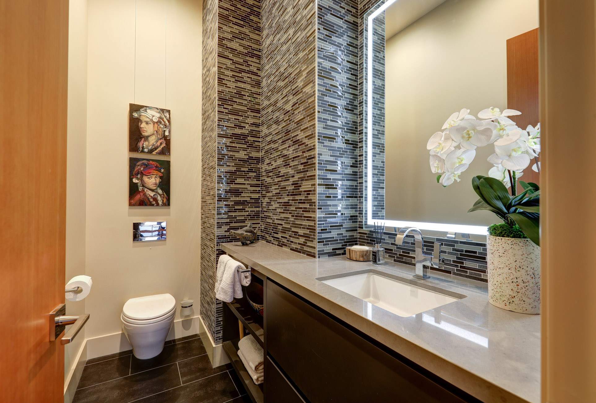 STATE OF THE ART CONTEMPORARY RETREAT WITH WORLD CLASS VIEWS – image 26