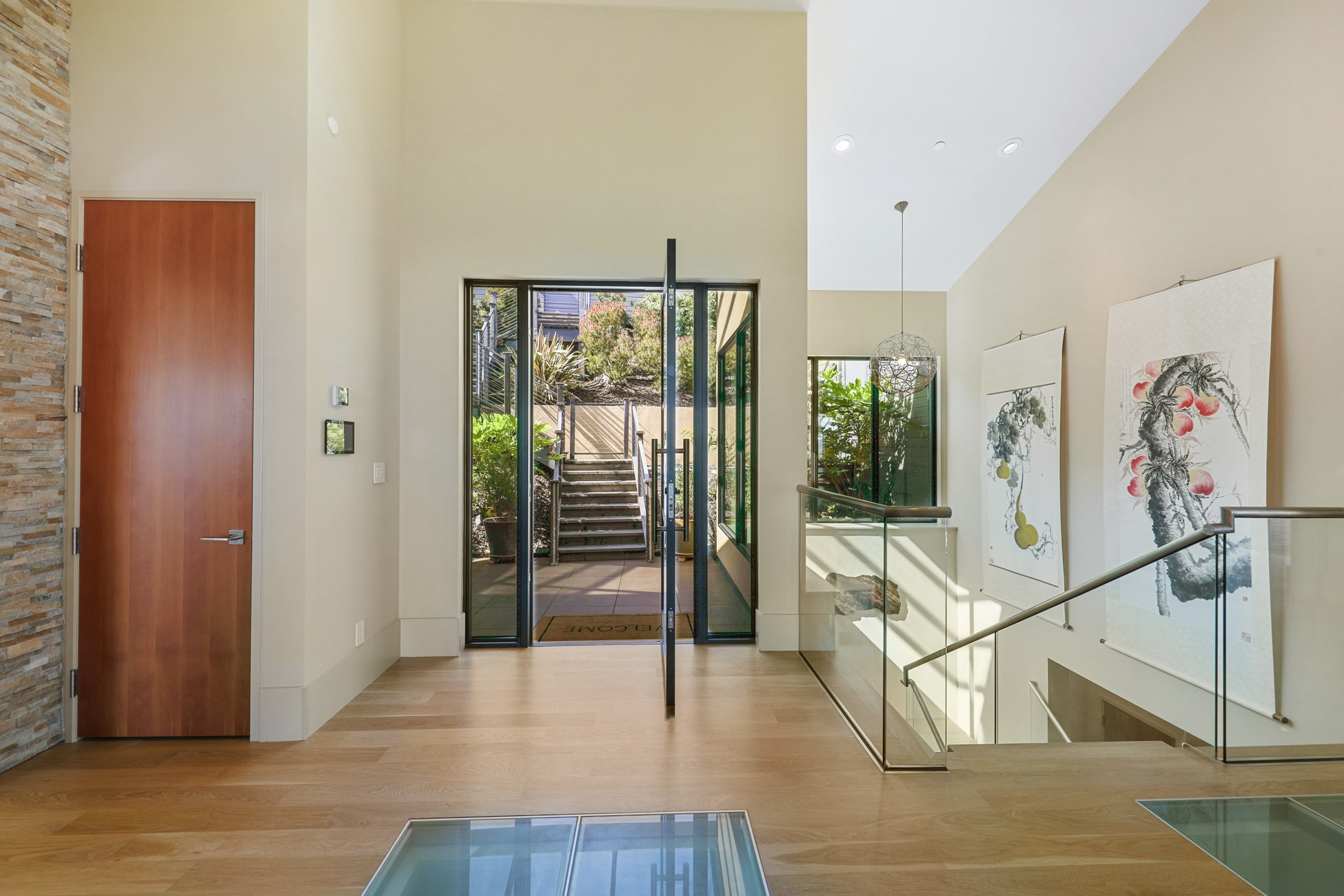 STATE OF THE ART CONTEMPORARY RETREAT WITH WORLD CLASS VIEWS – image 3