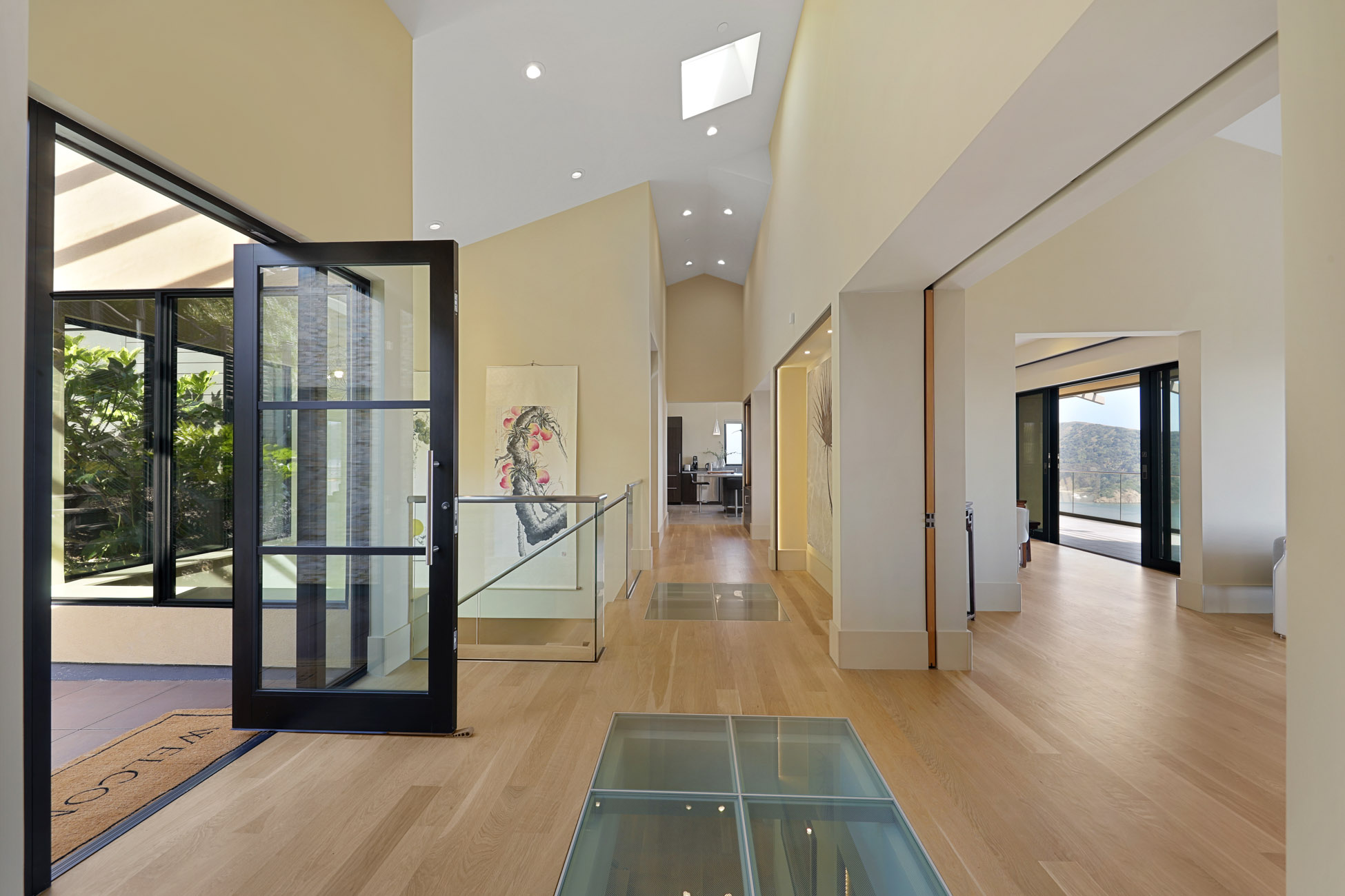 STATE OF THE ART CONTEMPORARY RETREAT WITH WORLD CLASS VIEWS – image 5