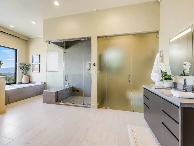 STATE OF THE ART CONTEMPORARY RETREAT WITH WORLD CLASS VIEWS – image 16