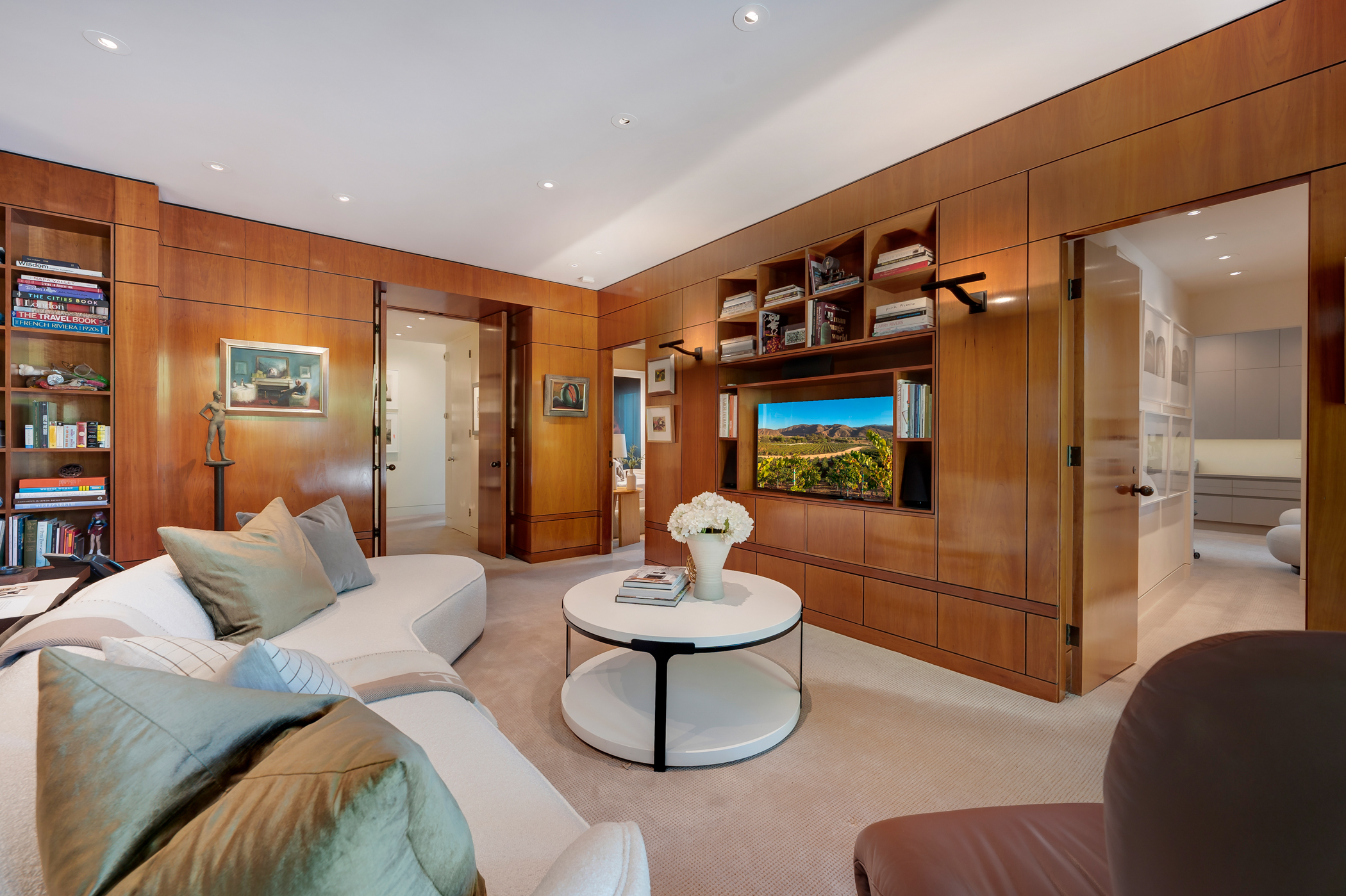 THE EXTRAORDINARY 'ART HOUSE' – image 17