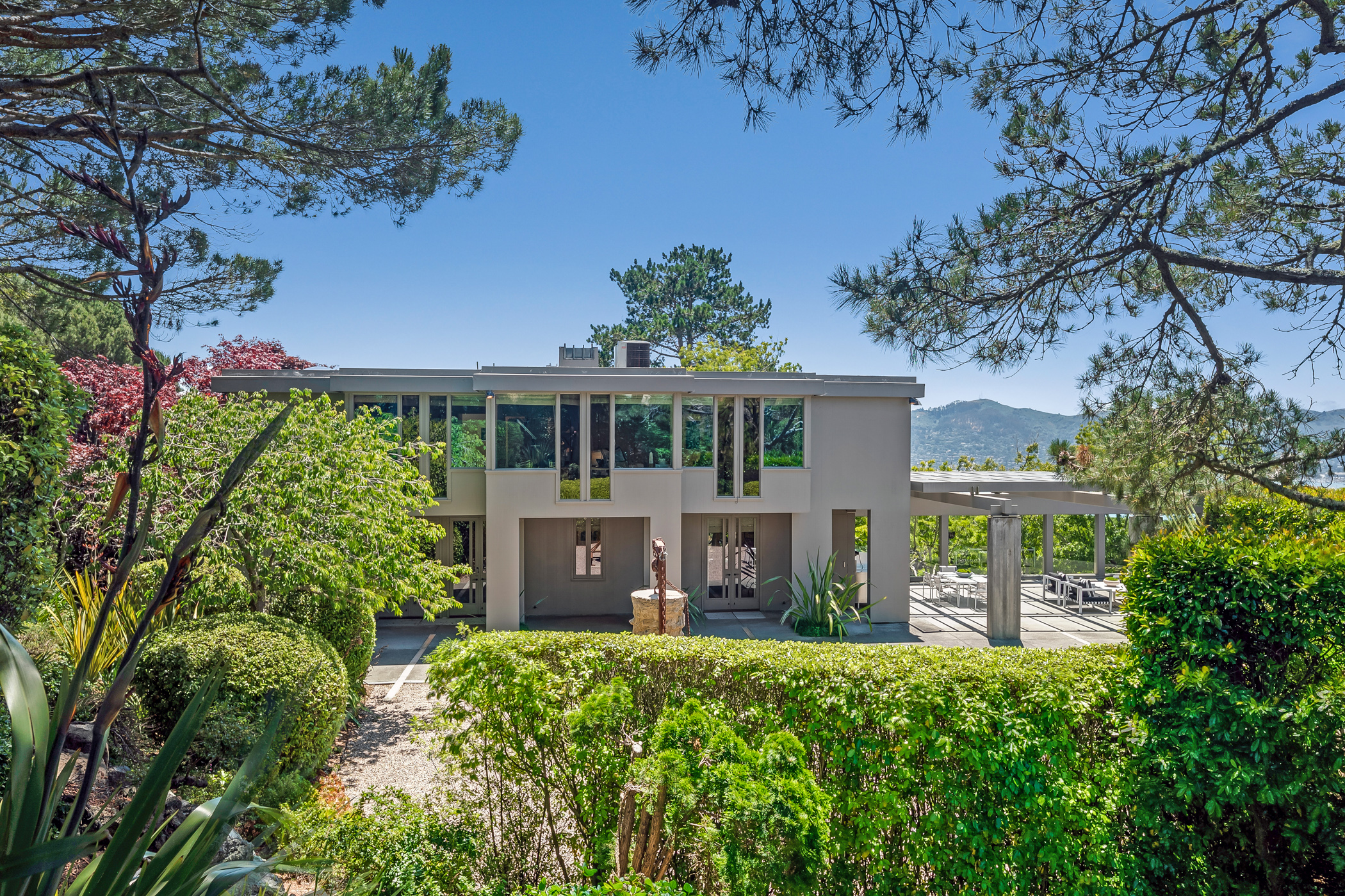 THE EXTRAORDINARY 'ART HOUSE' – image 30