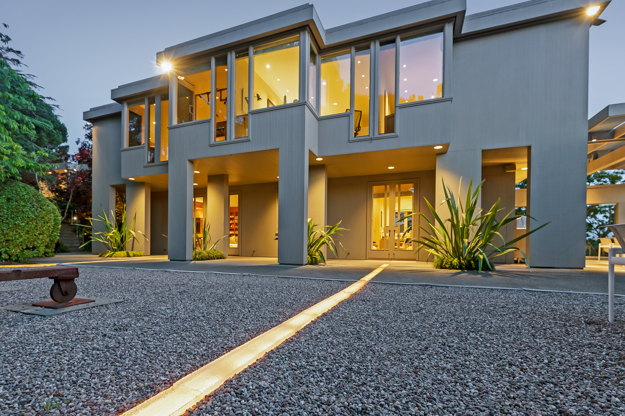 THE EXTRAORDINARY 'ART HOUSE' – image 36