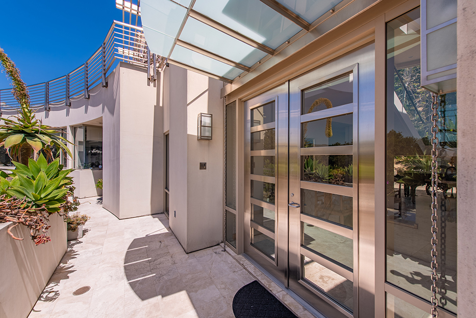 Luxurious Architectural Masterpiece on 111+ Acres in Santa Susana Knol – image 5