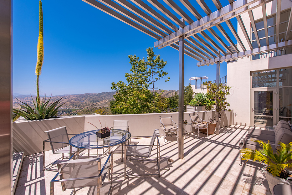 Luxurious Architectural Masterpiece on 111+ Acres in Santa Susana Knol – image 38