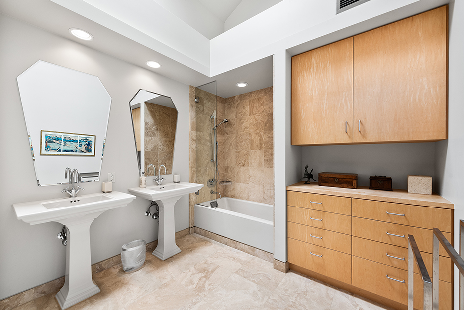 Luxurious Architectural Masterpiece on 111+ Acres in Santa Susana Knol – image 40