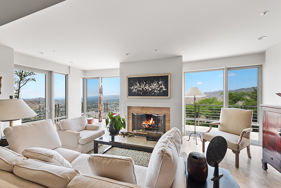 Luxurious Architectural Masterpiece on 111+ Acres in Santa Susana Knol – image 41