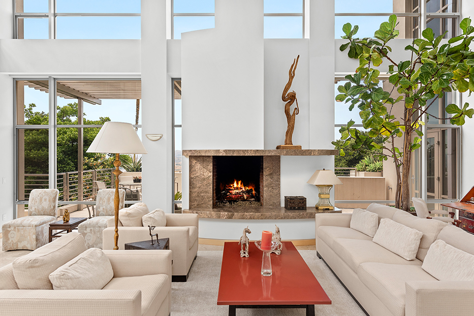 Luxurious Architectural Masterpiece on 111+ Acres in Santa Susana Knol – image 9