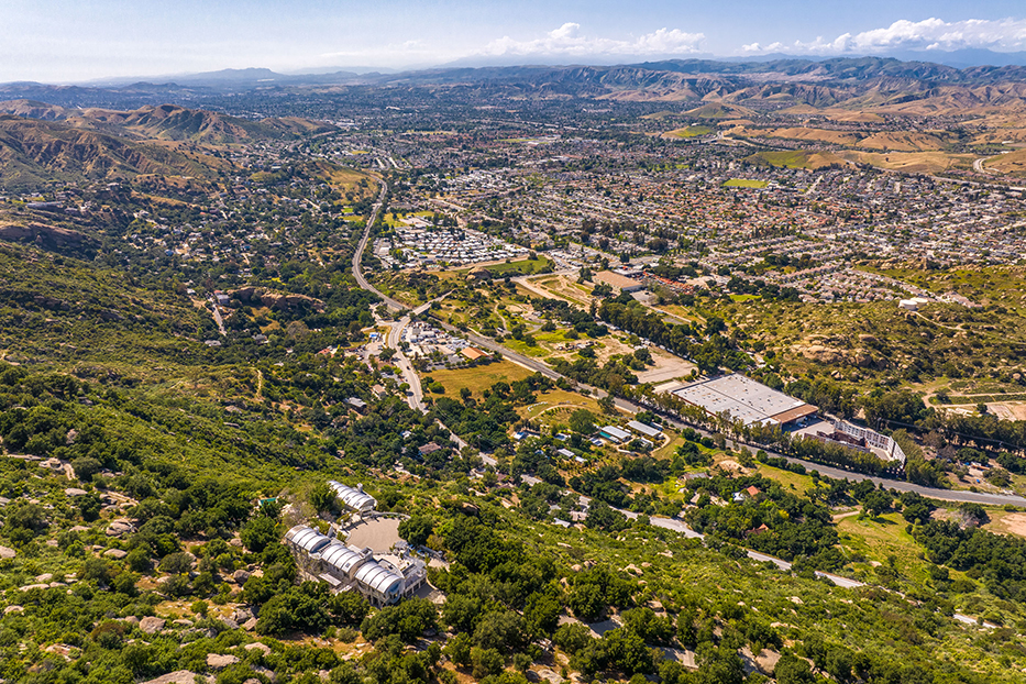 Luxurious Architectural Masterpiece on 111+ Acres in Santa Susana Knol – image 50