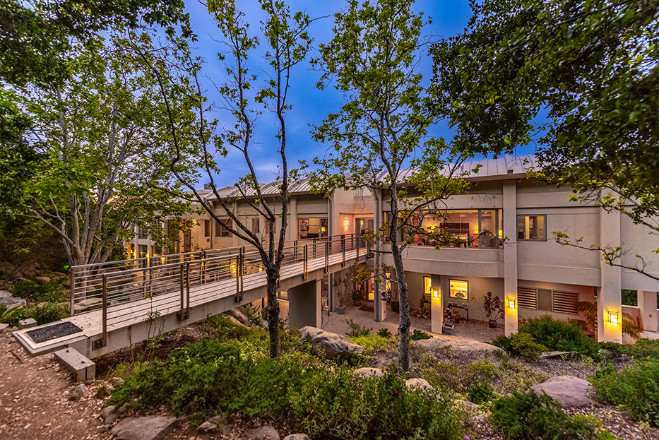 Luxurious Architectural Masterpiece on 111+ Acres in Santa Susana Knol – image 54