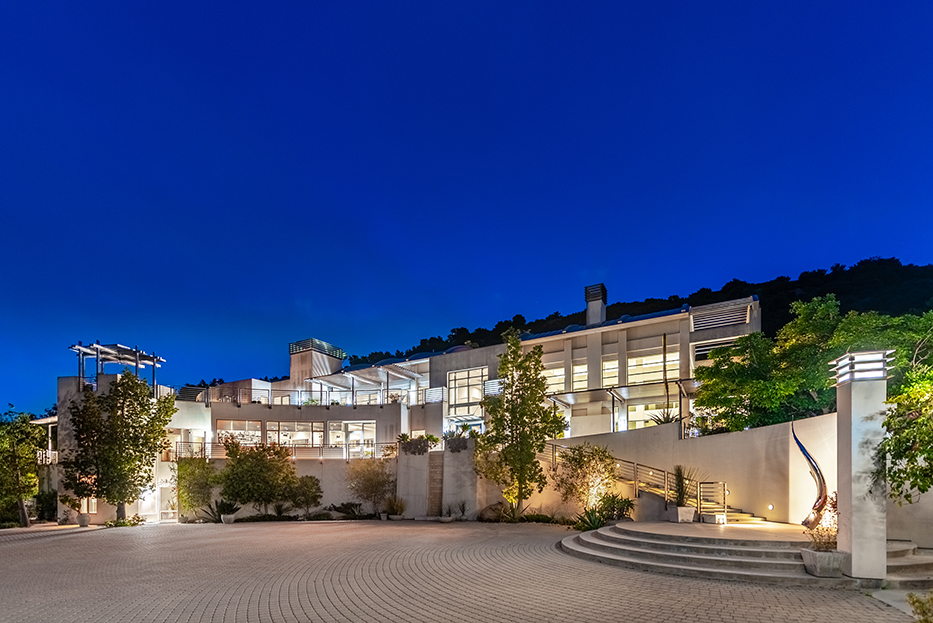 Luxurious Architectural Masterpiece on 111+ Acres in Santa Susana Knol – image 53
