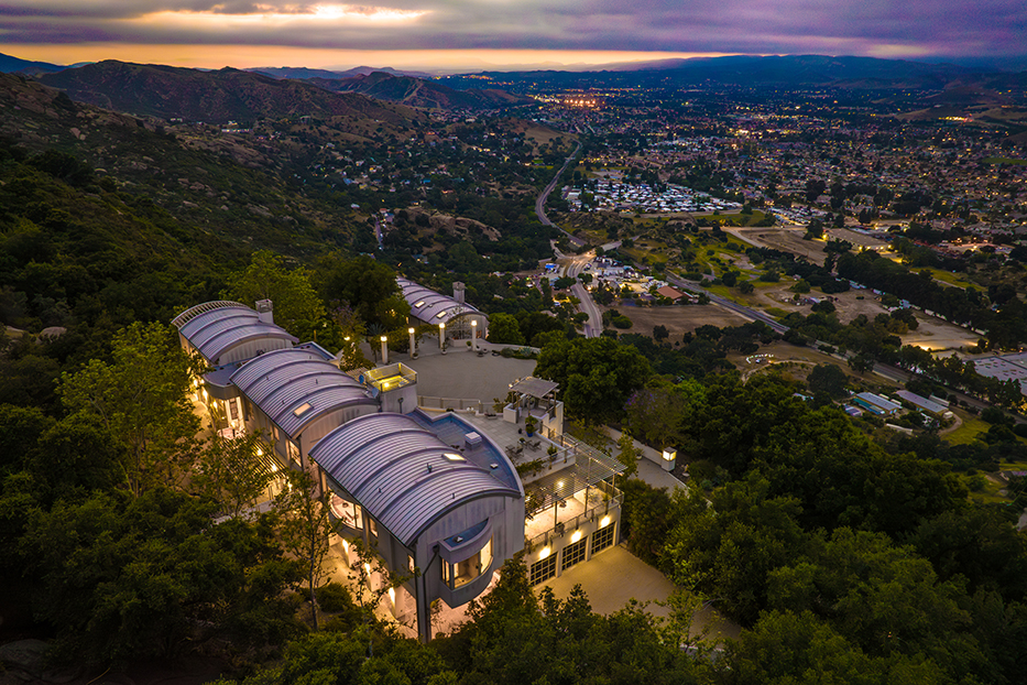 Luxurious Architectural Masterpiece on 111+ Acres in Santa Susana Knol – image 55