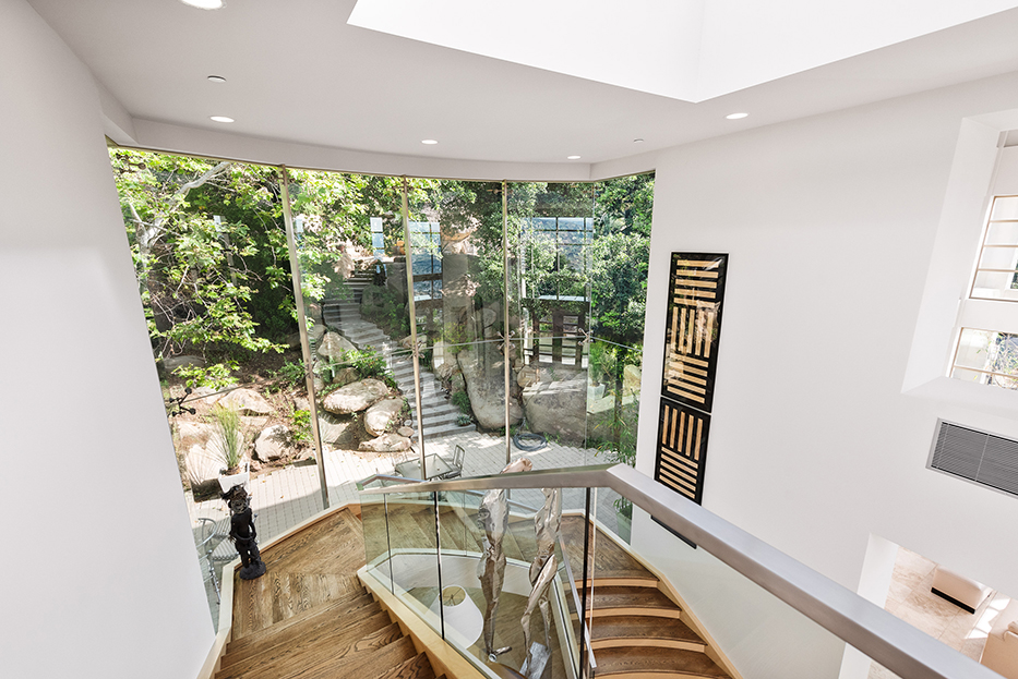 Luxurious Architectural Masterpiece on 111+ Acres in Santa Susana Knol – image 30