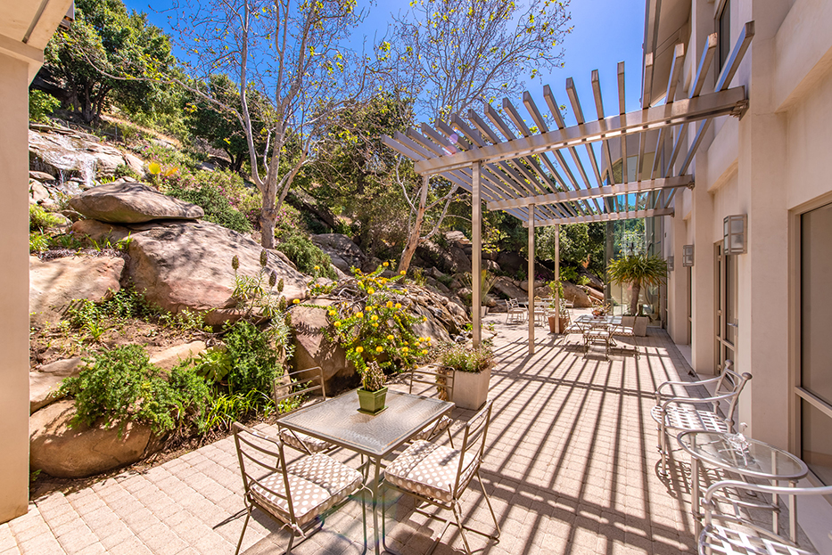 Luxurious Architectural Masterpiece on 111+ Acres in Santa Susana Knol – image 35