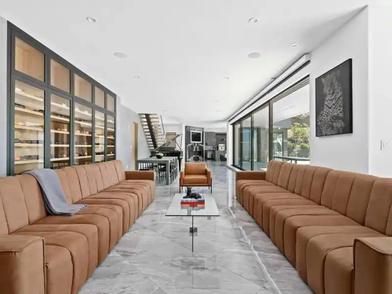 1924 Sunset Plaza Dr Los Angeles CA 90069 – image 4