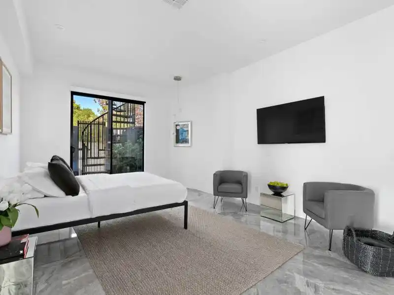 1924 Sunset Plaza Dr Los Angeles CA 90069 – image 12