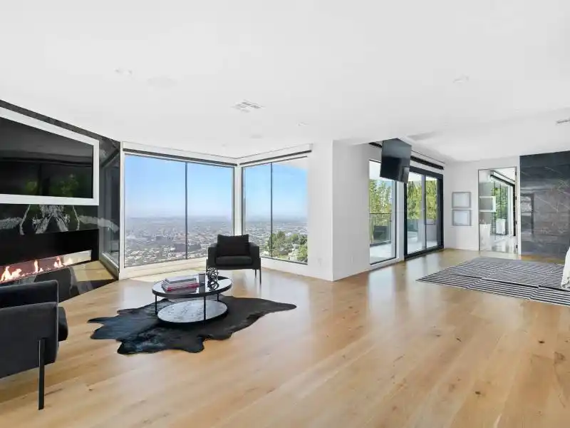 1924 Sunset Plaza Dr Los Angeles CA 90069 – image 17