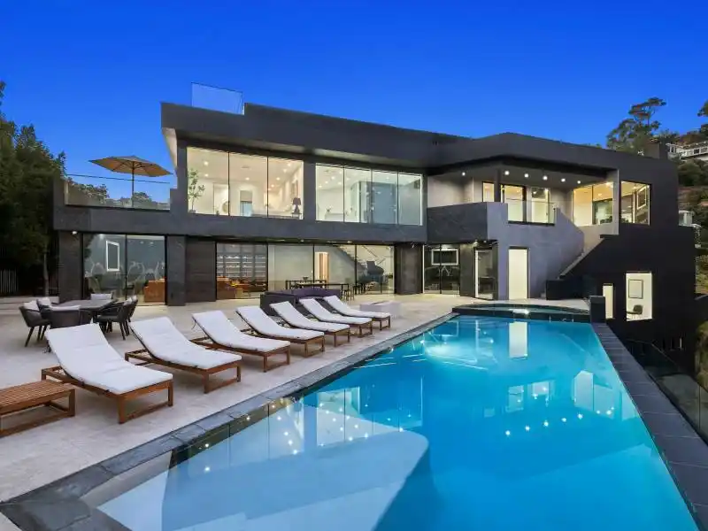 1924 Sunset Plaza Dr Los Angeles CA 90069 – image 2