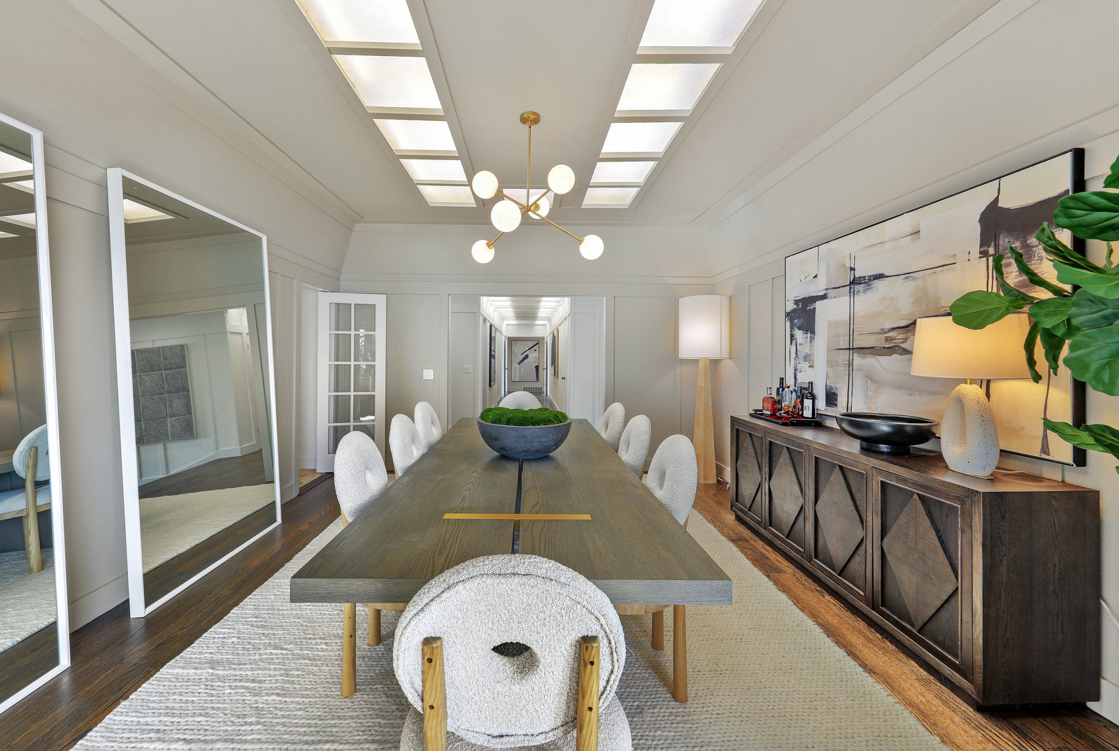 STYLISH AND RENOVATED WITH SWEEPING VIEWS – image 11