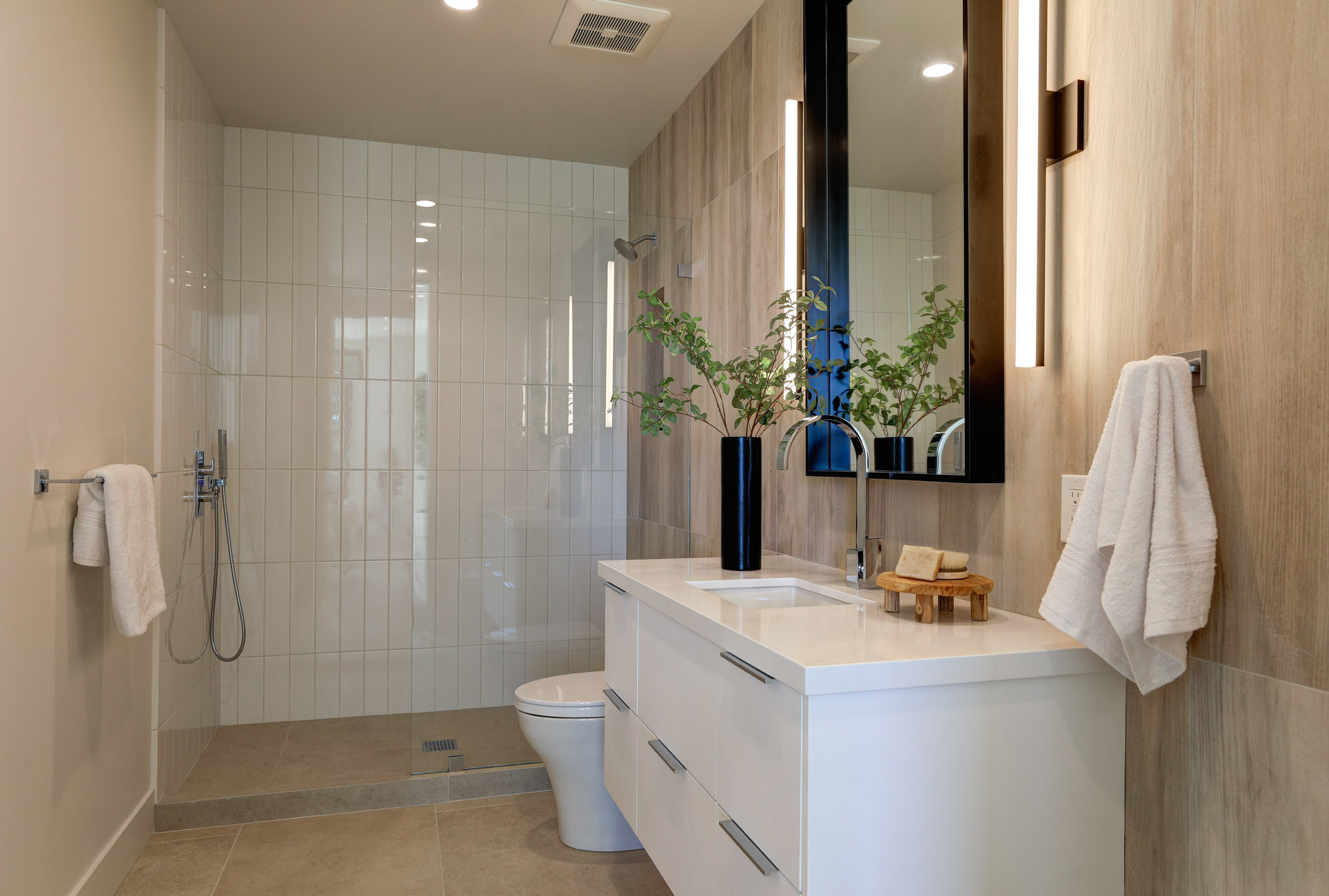 NEW MODERN LUXURY HOME – image 13