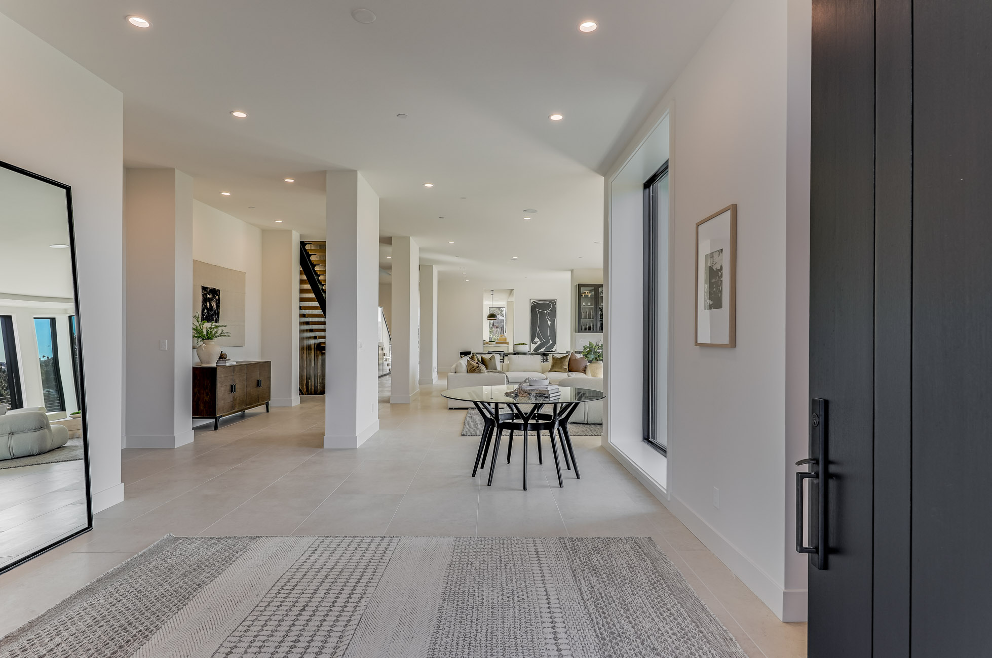 NEW MODERN LUXURY HOME – image 4