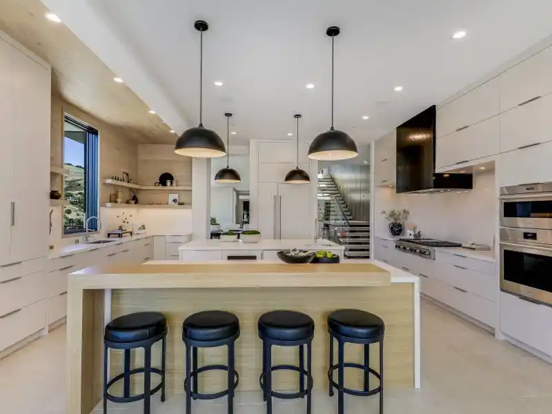 NEW MODERN LUXURY HOME – image 10