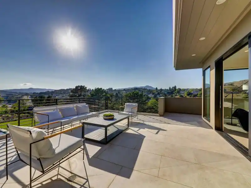 NEW MODERN LUXURY HOME – image 17