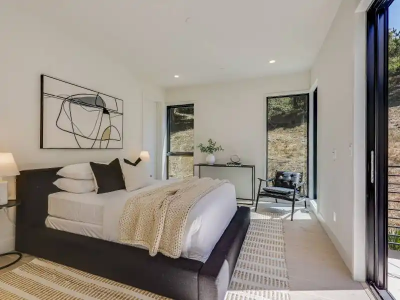 NEW MODERN LUXURY HOME – image 21