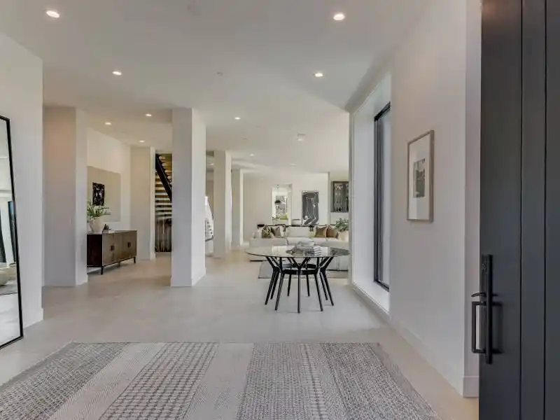 NEW MODERN LUXURY HOME – image 4