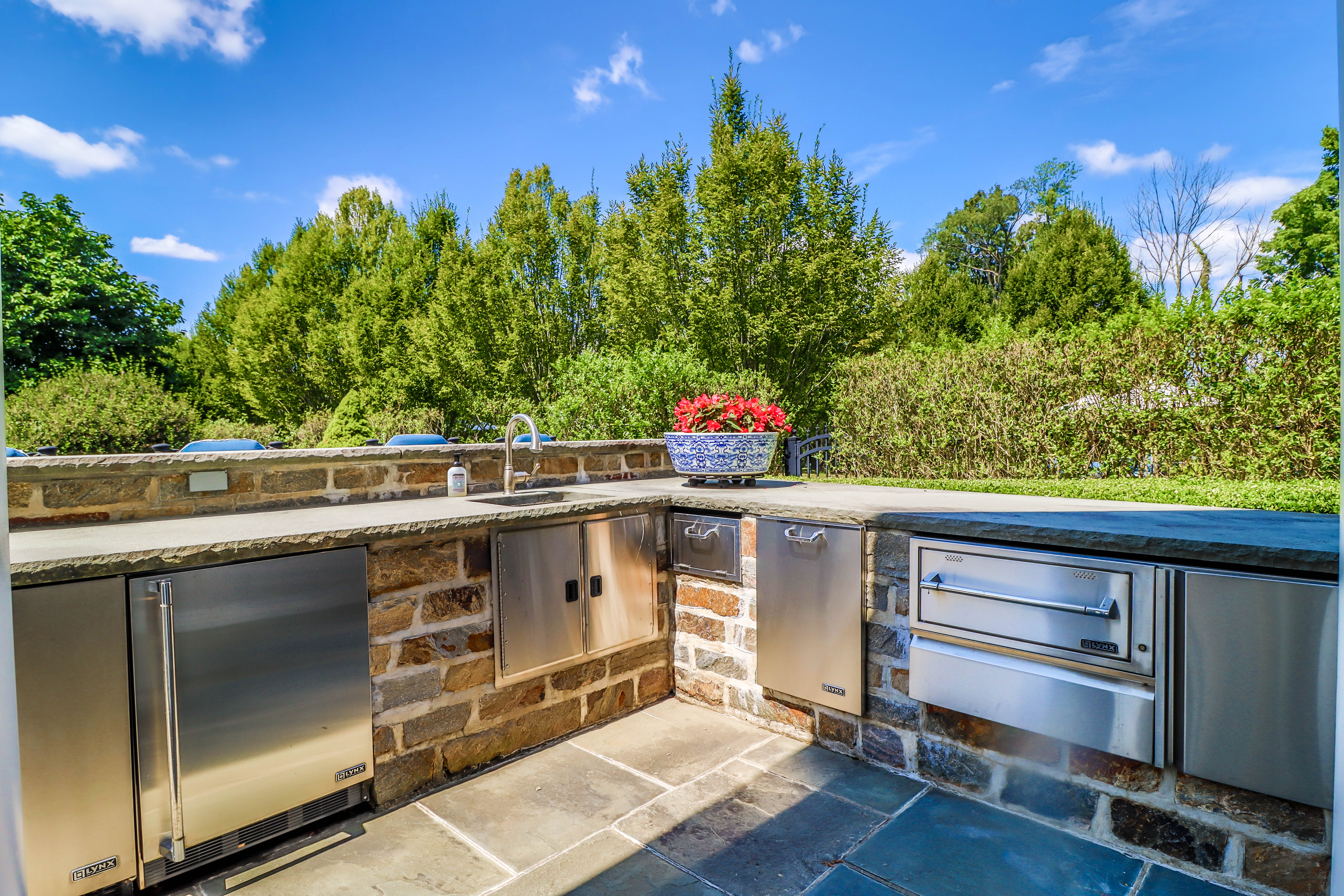Incomparable Country Estate – image 3