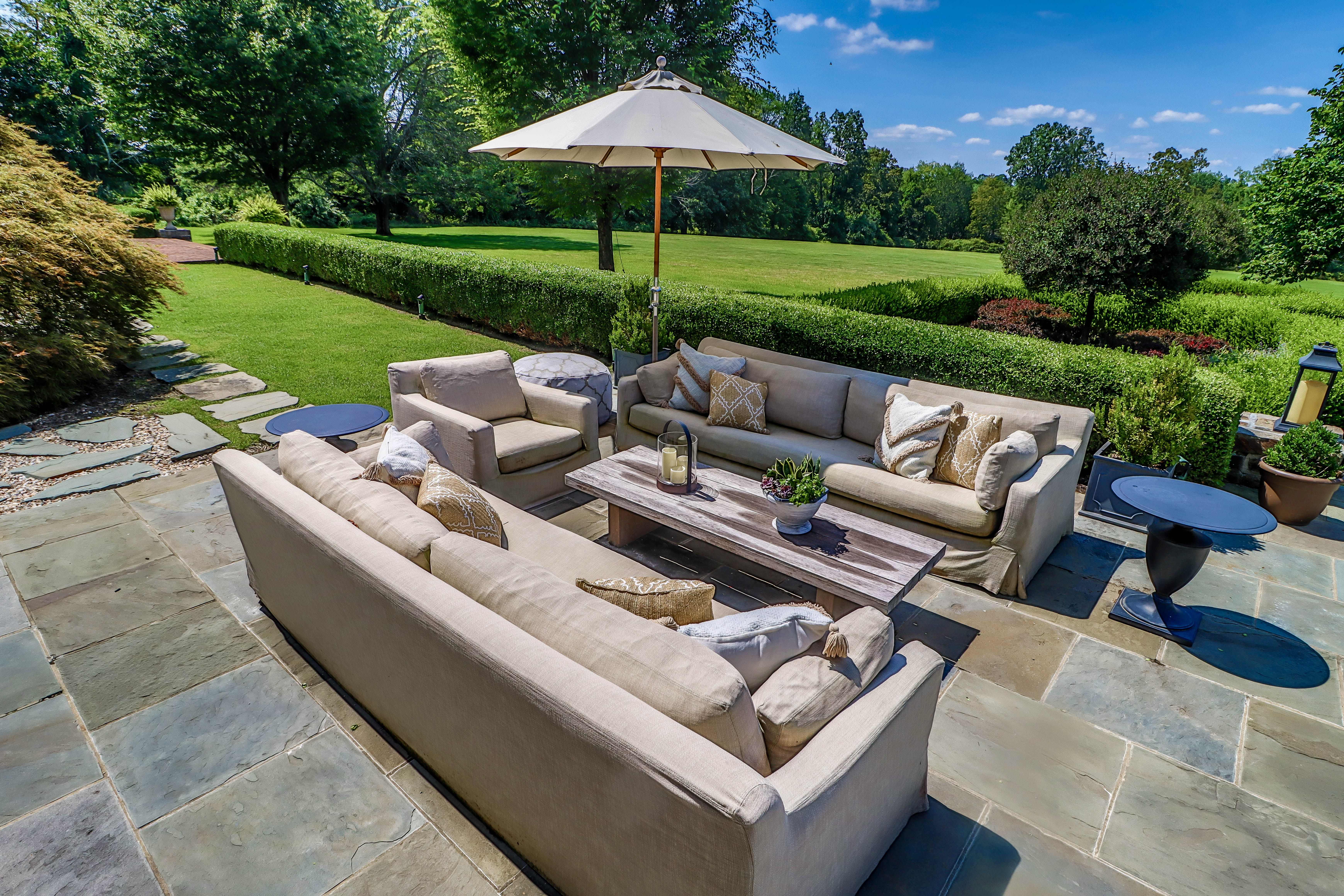 Incomparable Country Estate – image 4