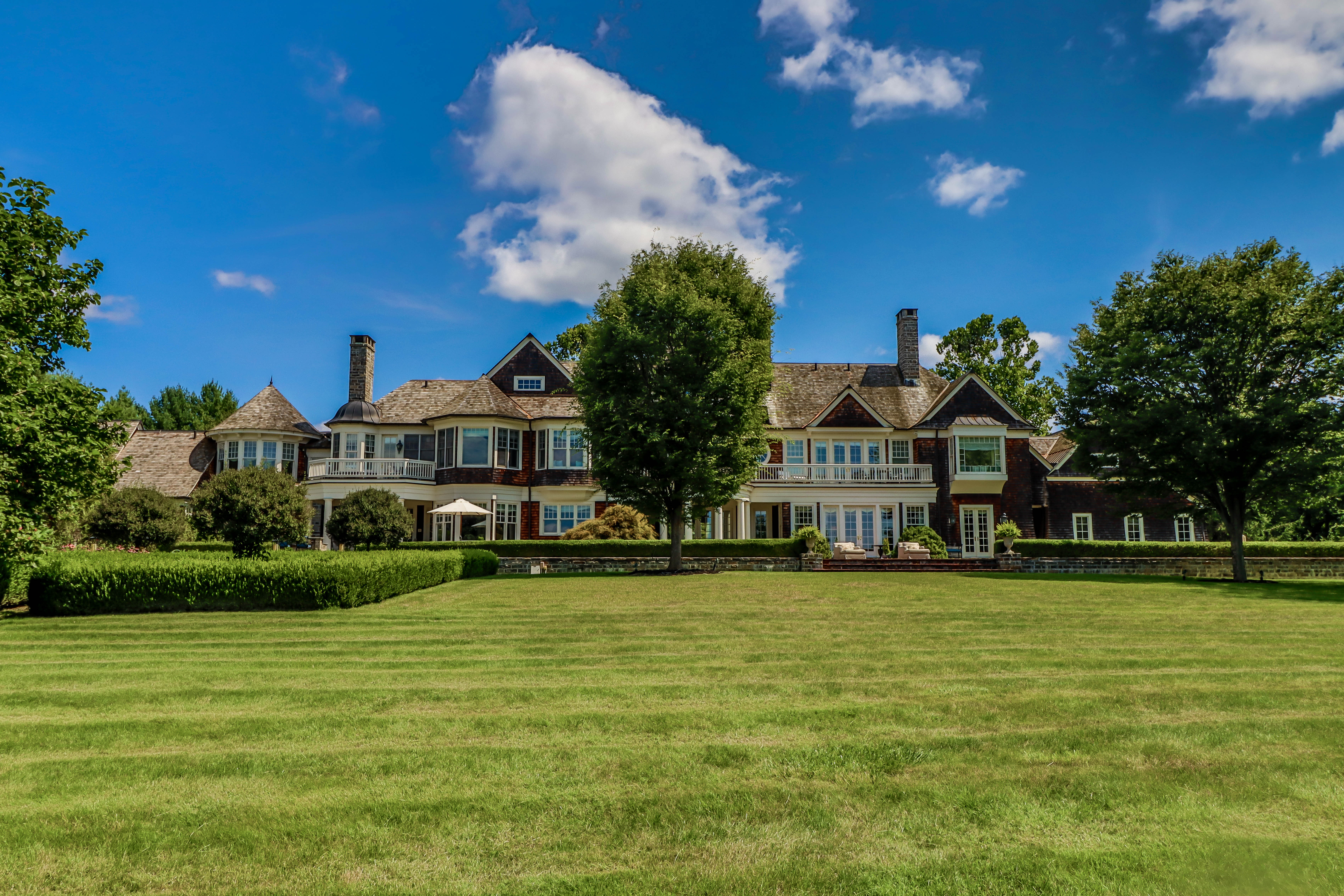 Incomparable Country Estate – image 6