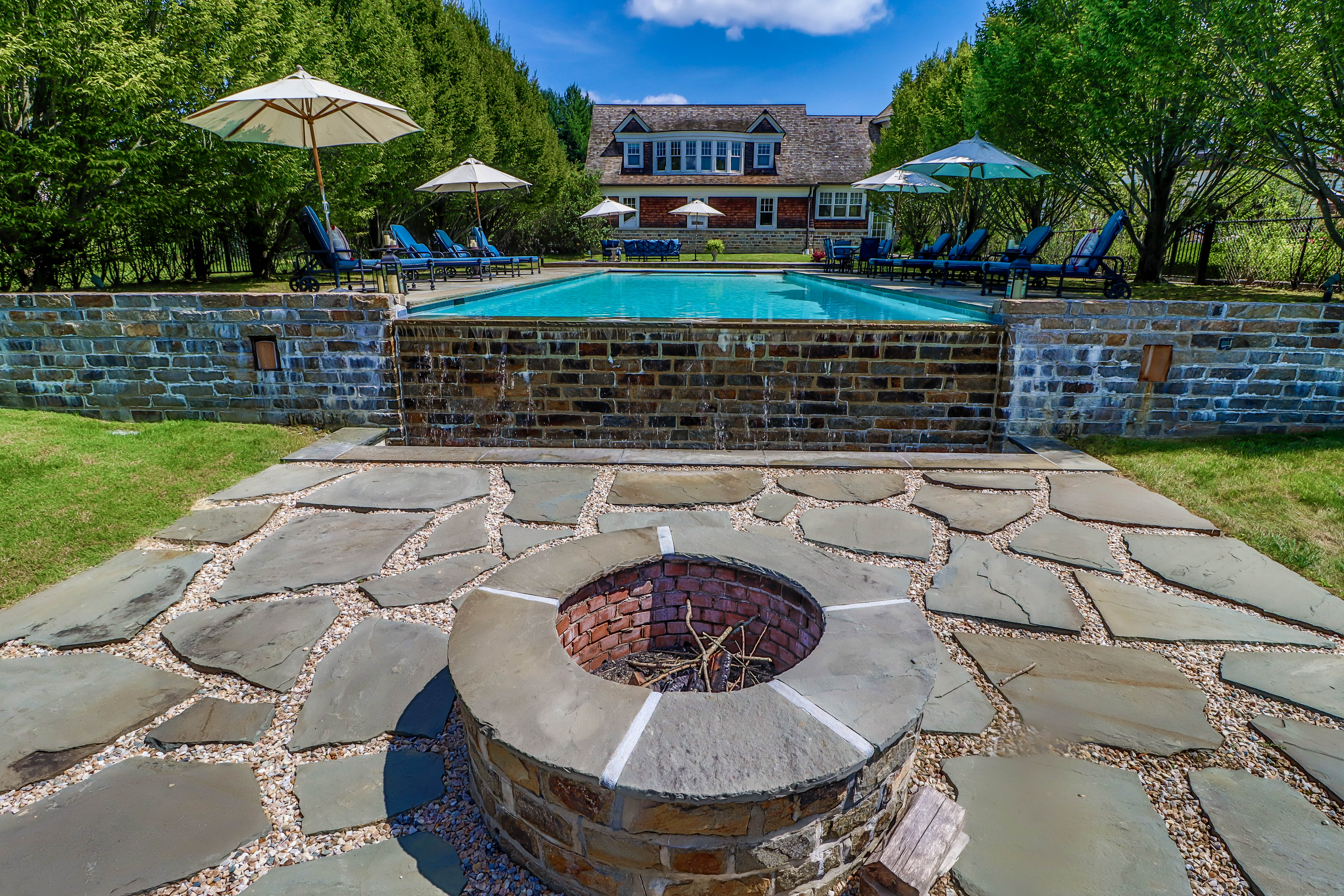Incomparable Country Estate – image 7