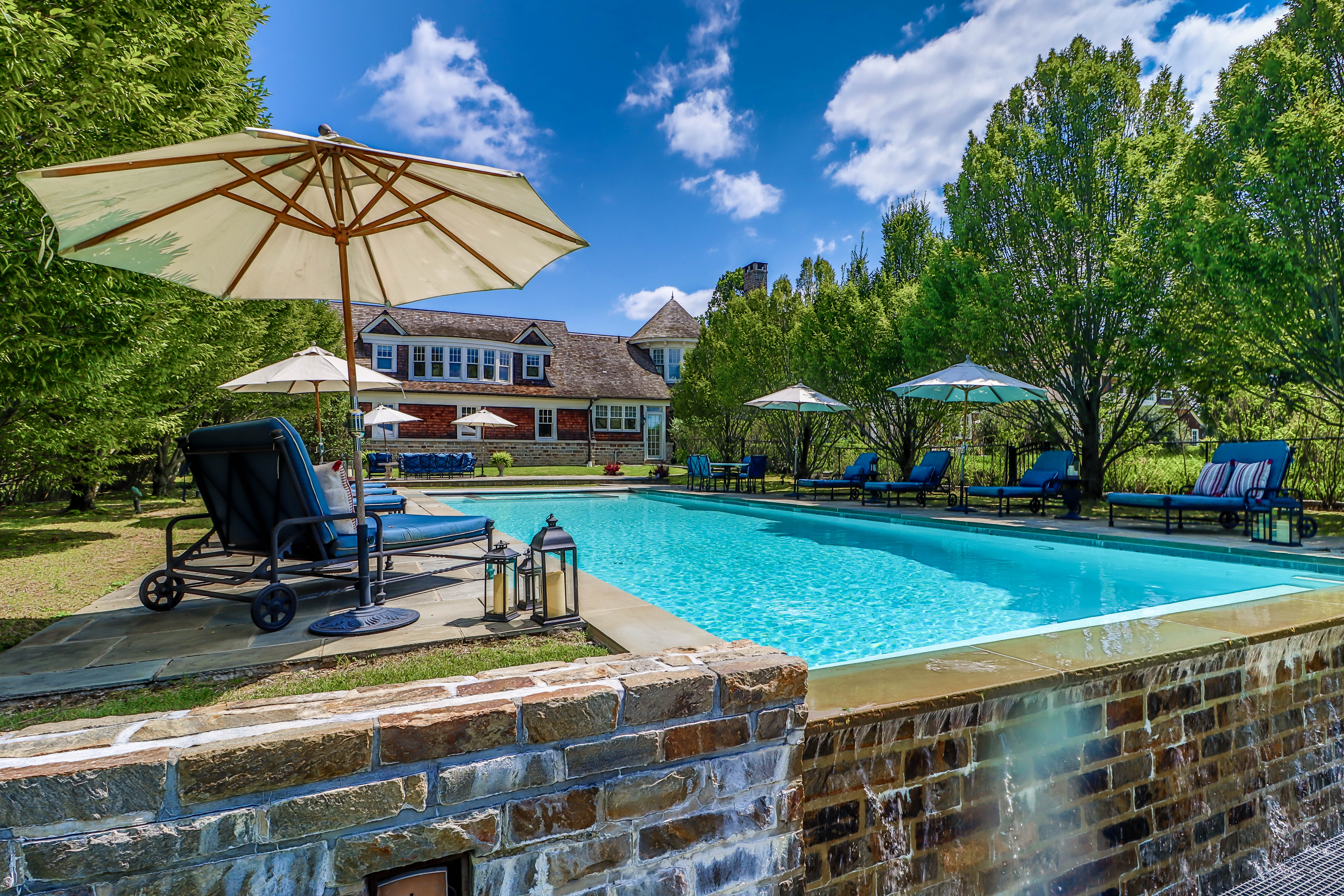 Incomparable Country Estate – image 8