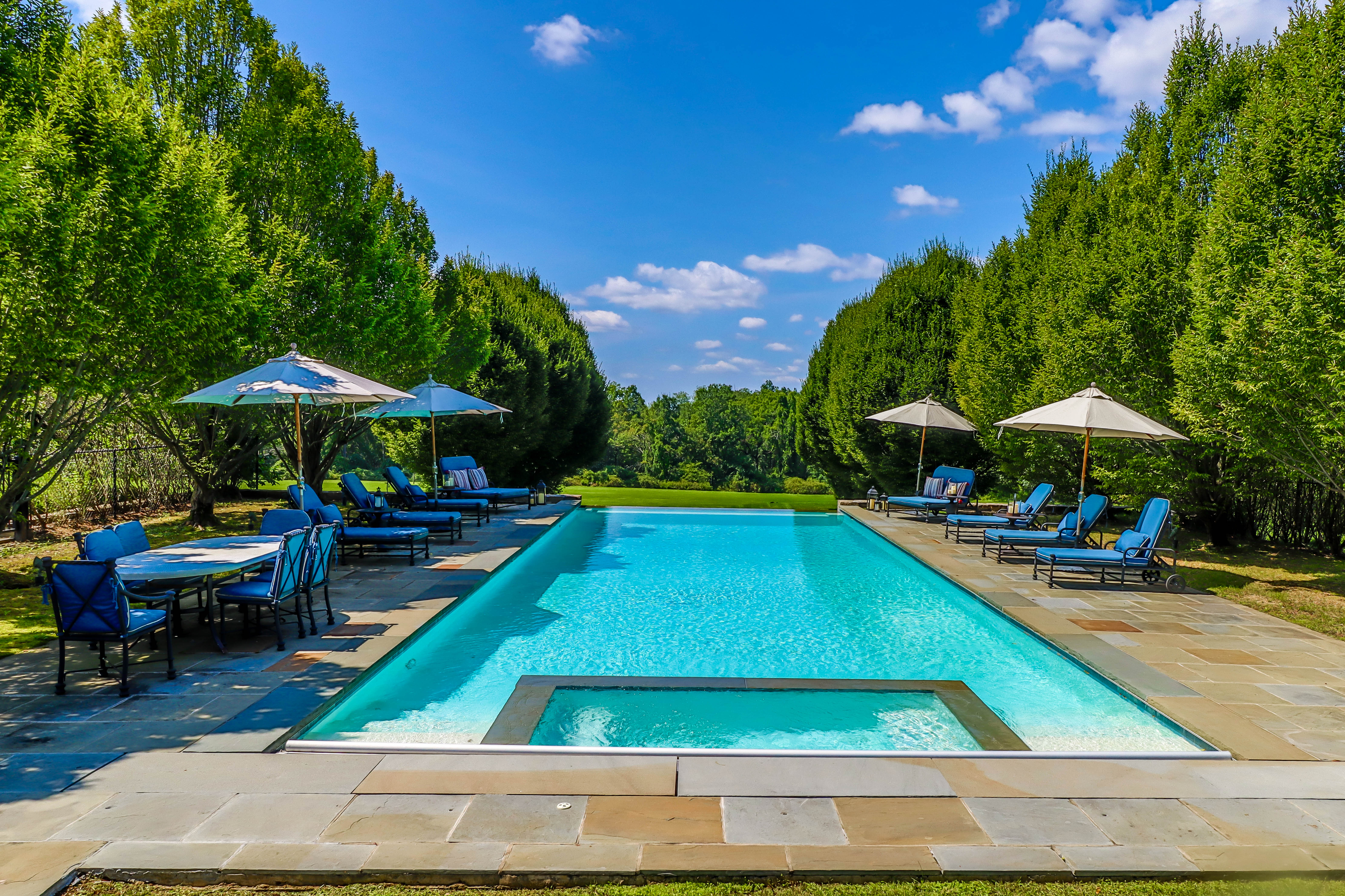 Incomparable Country Estate – image 9
