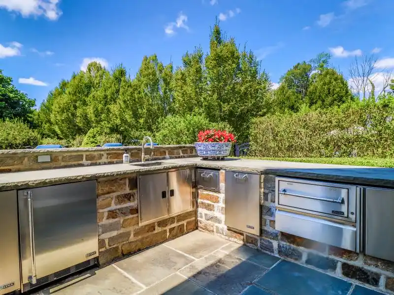 Incomparable Country Estate – image 3