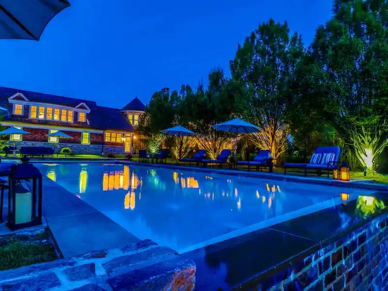 Incomparable Country Estate – image 16
