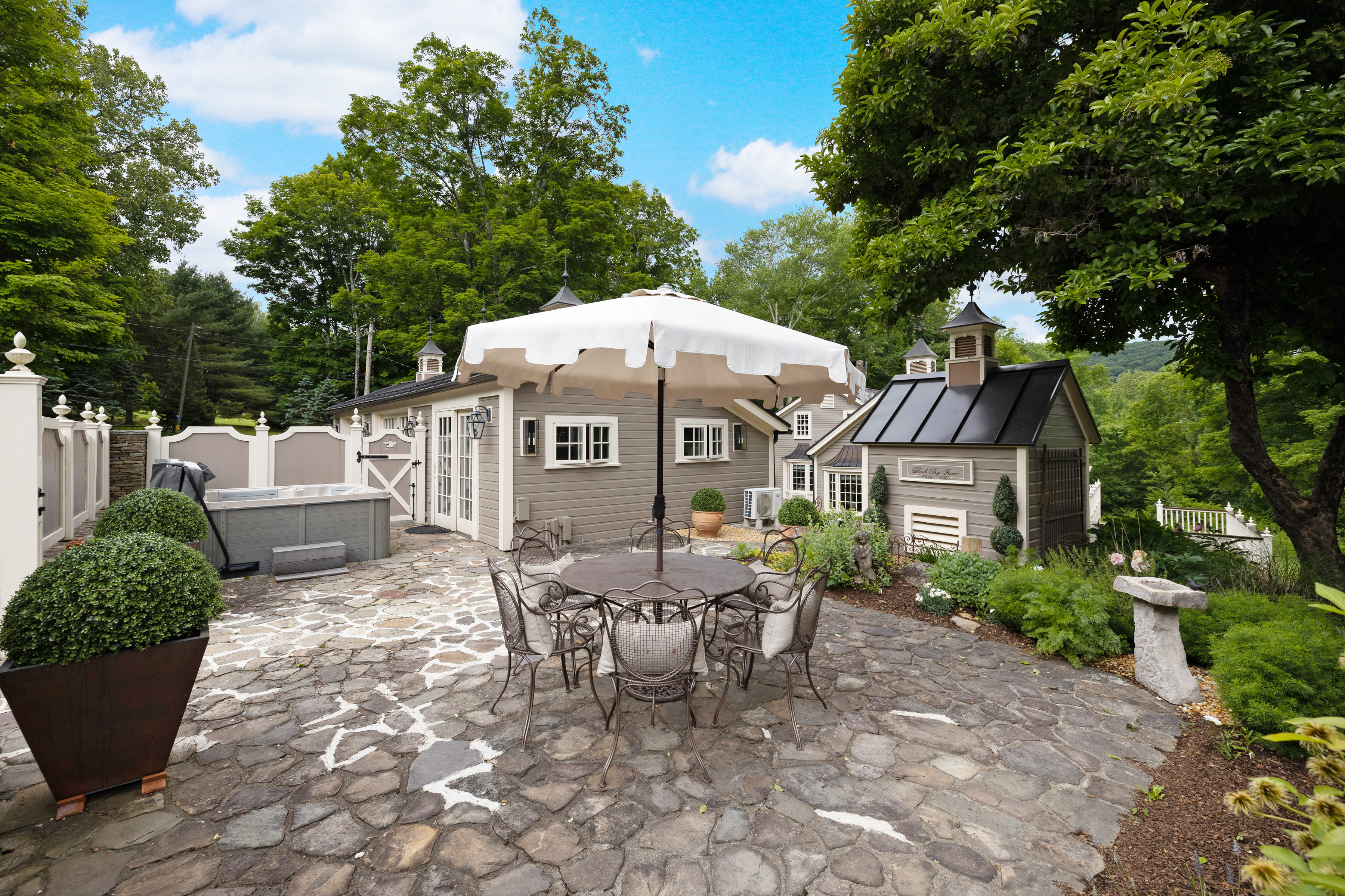 Black Dog Farm – image 40