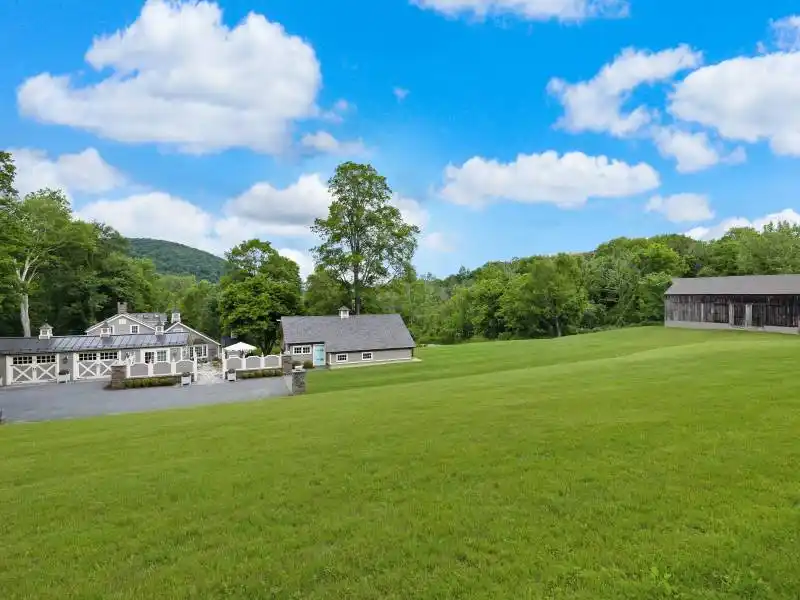 Black Dog Farm – image 43